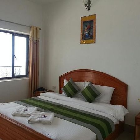 Bright Sunny Pines Hotel & Resort ลันส์โดว์นี ภายนอก รูปภาพ